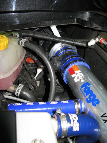 Big K&N air filter and HFM seen from the engine bay